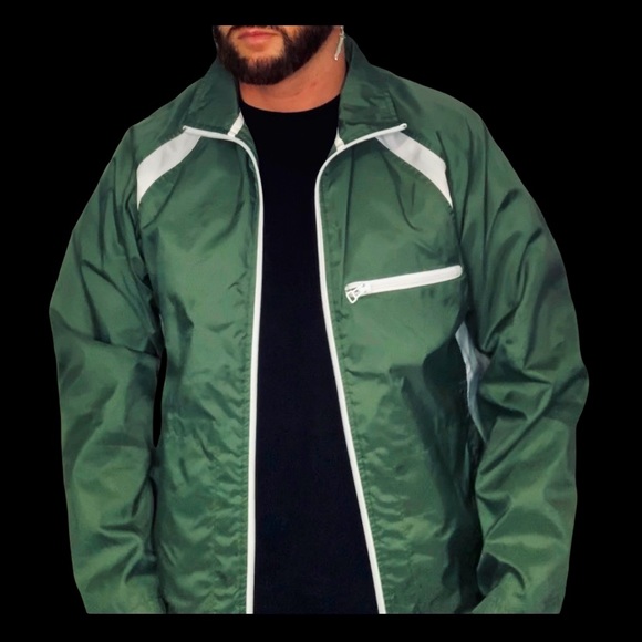 SOLD Nike • Throwback / Vintage Windbreaker - Picture 4 of 6